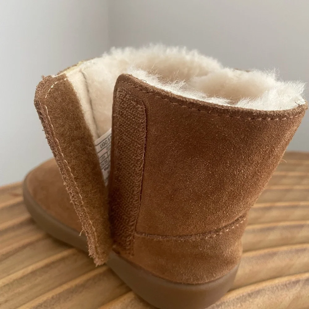 UGG Keelan Toddler Boots – Chestnut – Size 4/5